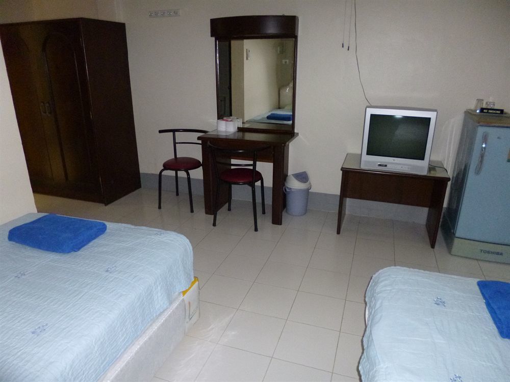 Pineapple Guesthouse Karon Dış mekan fotoğraf